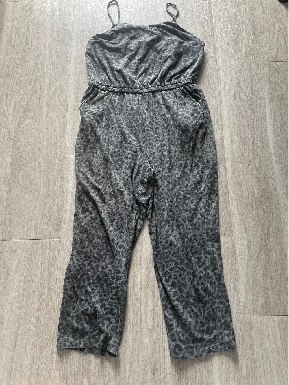 Old Navy leopard print jumpsuit large